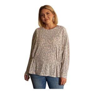 Gilli Women's Sweater Gray Leopard Print Pullover Top Size Medium M‎ 2720-JACI